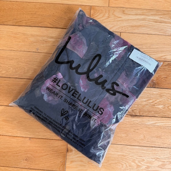 NWT LULUS Lovely Idea Navy Blue Floral 3-Quarter Sleeve Skater Dress | Size L - Picture 5 of 5